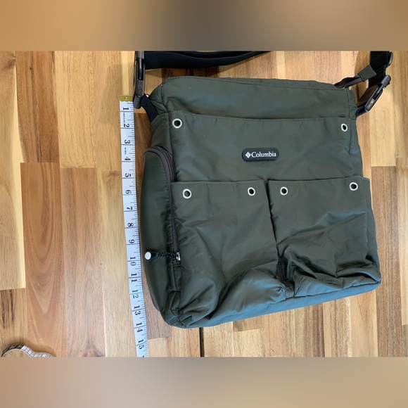Columbia Diaper/ Messenger Bag| Hunter Green - Picture 12 of 16